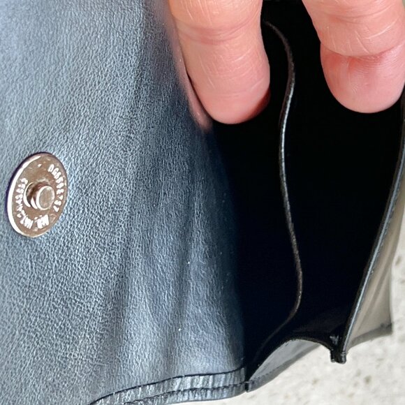 Widex Black Leather Zippered Case Organizer Multiple Compartments & Snap Closure - Picture 8 of 10